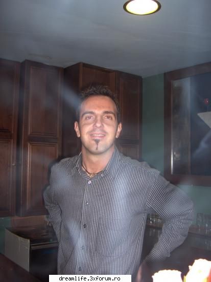 Child in time....me - Dimitri,cel mai simpatic grec!:) - Despre Noi
